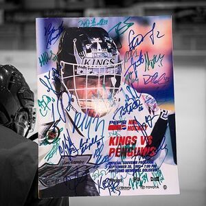 2002 Signed Autographed LA Kings Hockey Program